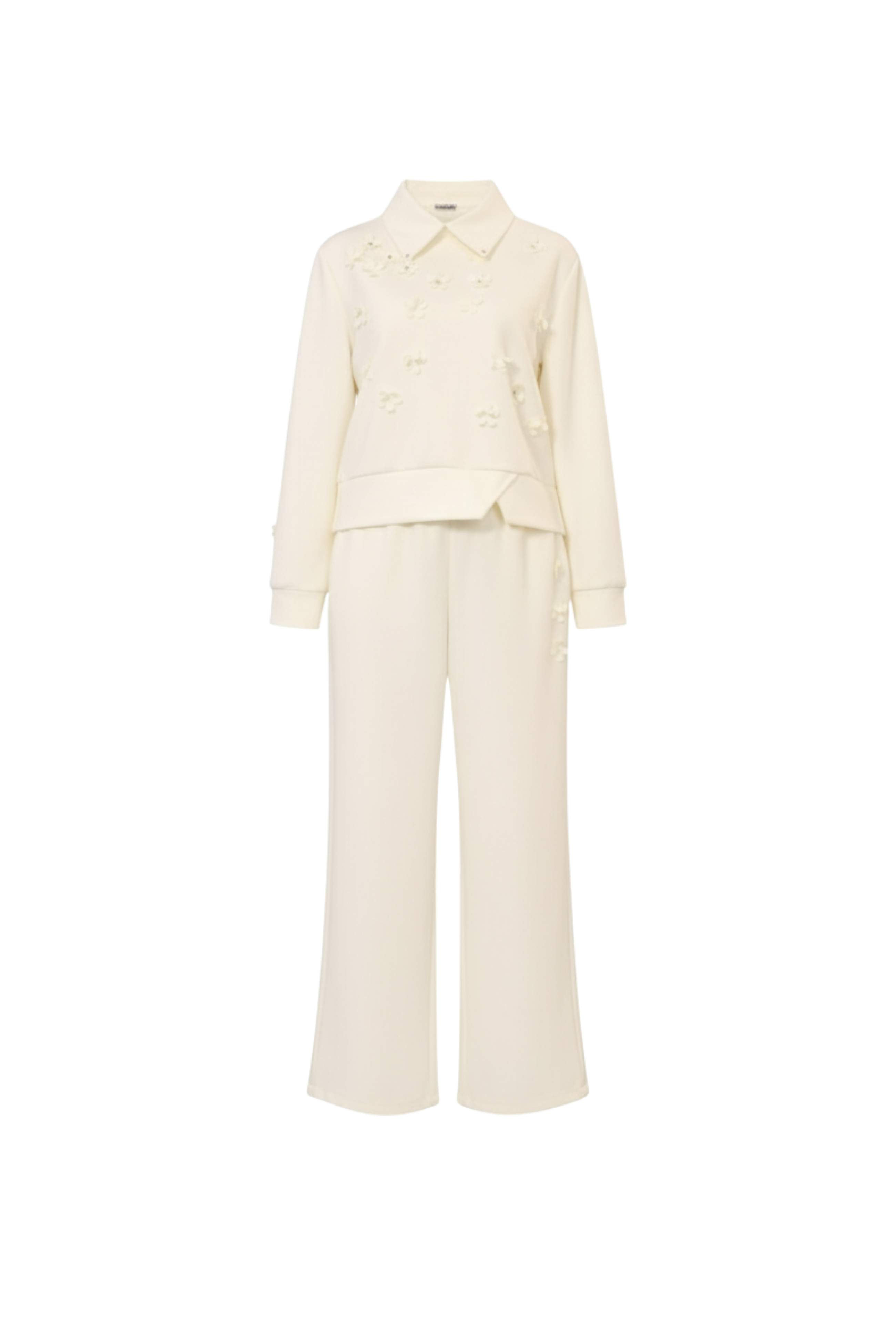 طقم كلاسيكي بلمسة الزهور