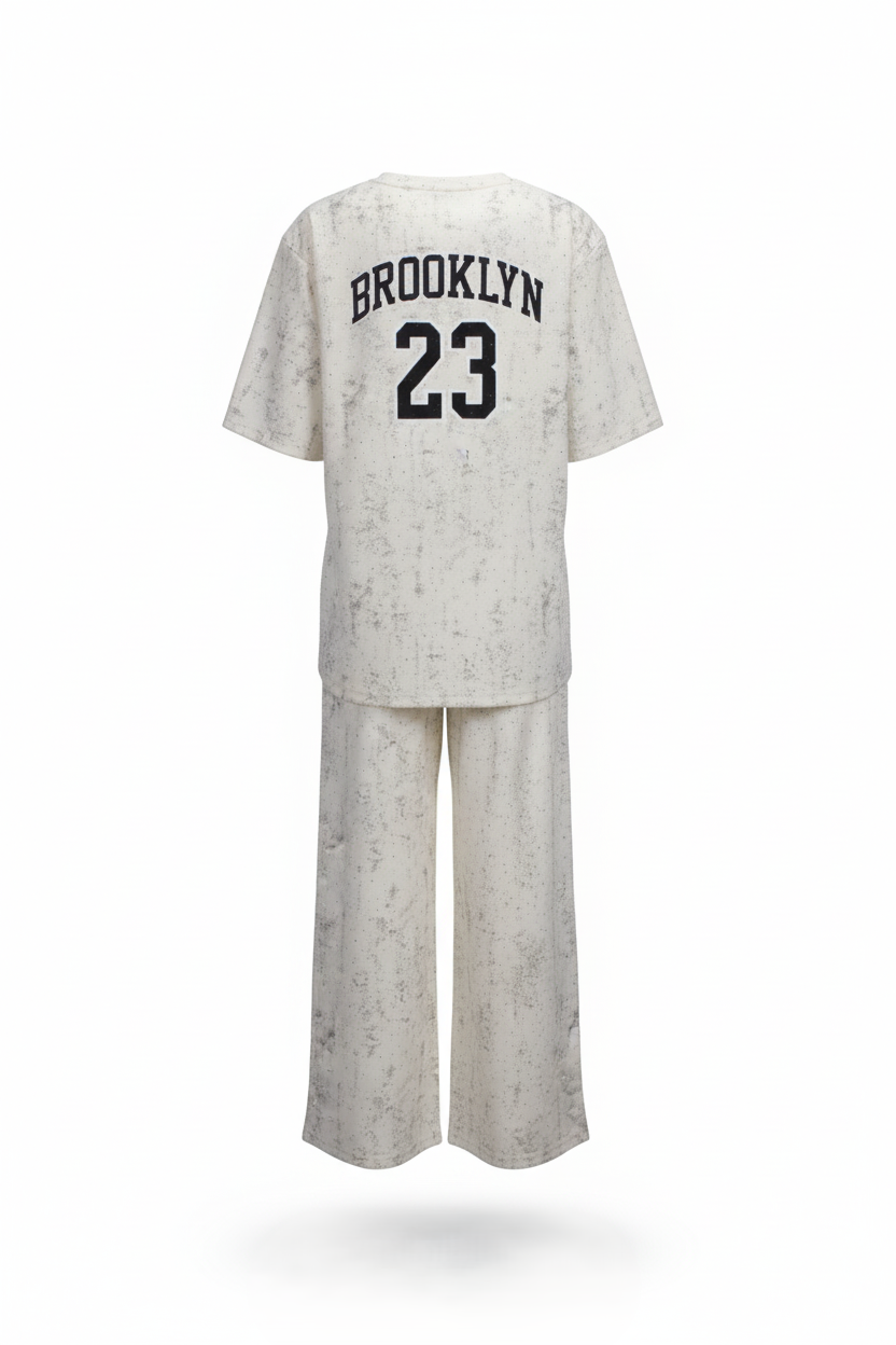 طقم يومي مريح بلمسة رياضية 