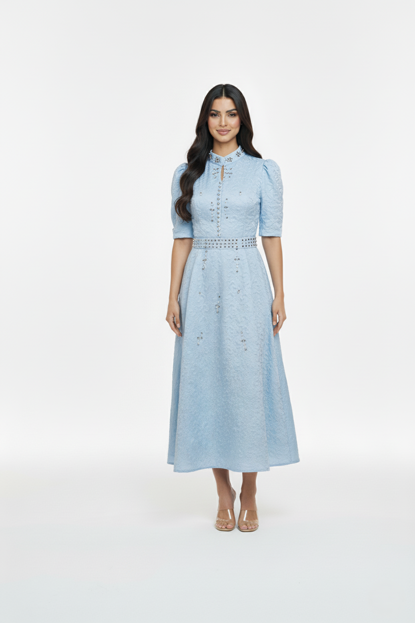 فستان سواريه مرصع بالفصوص مع حزام أنيق